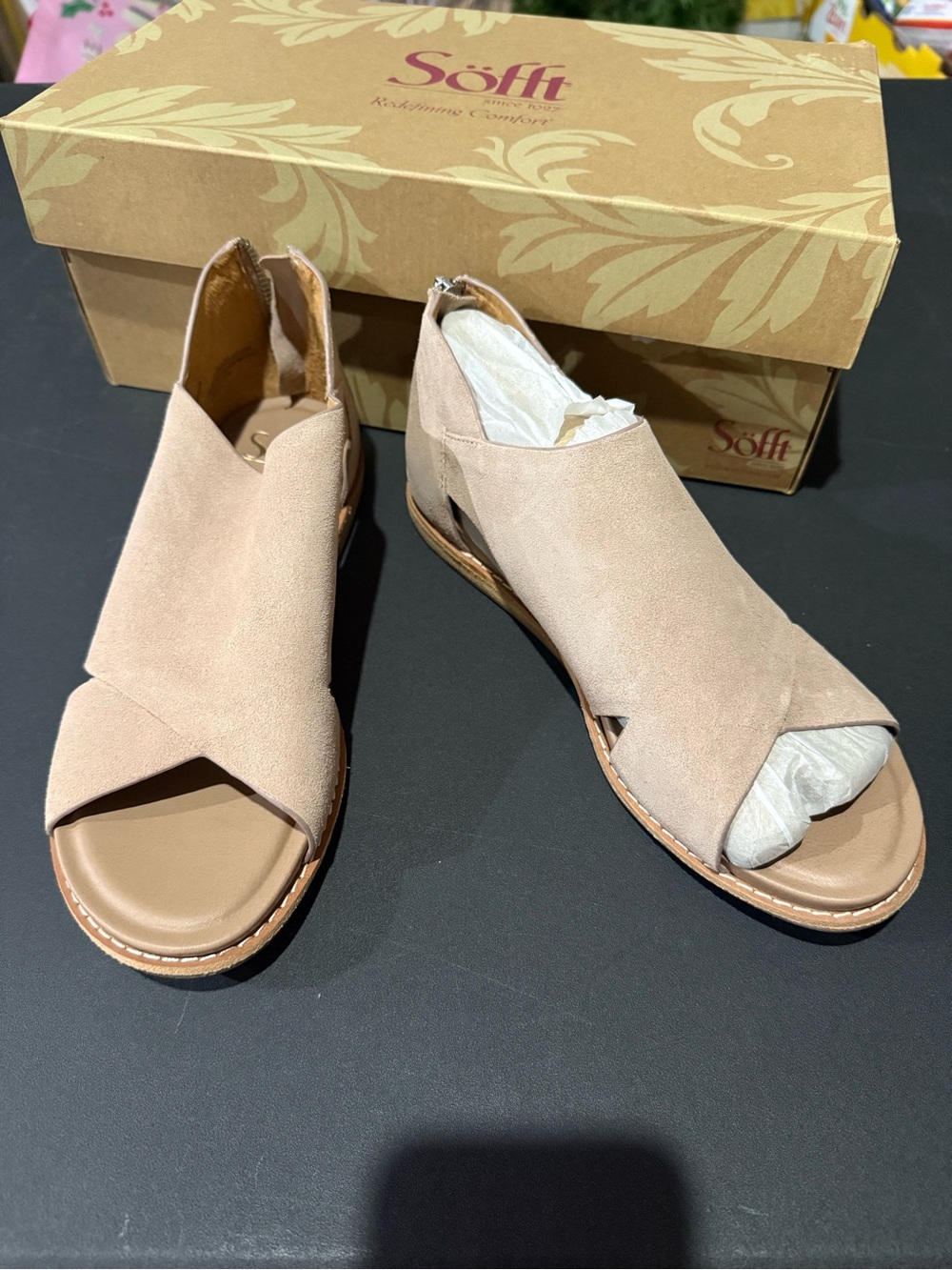 Sofft Women's Open-Toe Sandal in Beige